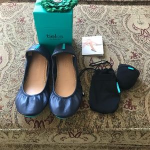 Tieks California Navy